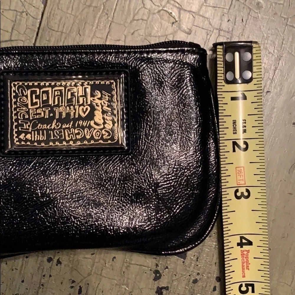 𝅺COACH Poppy Black & Gold Patent Leather Wristlet